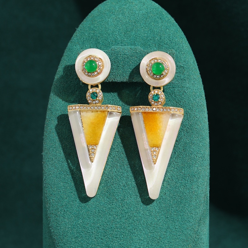 Vintage Fashion Jewelry Brands - Vintage groen geglazuurde gletsjerwitte schelp oorbellen